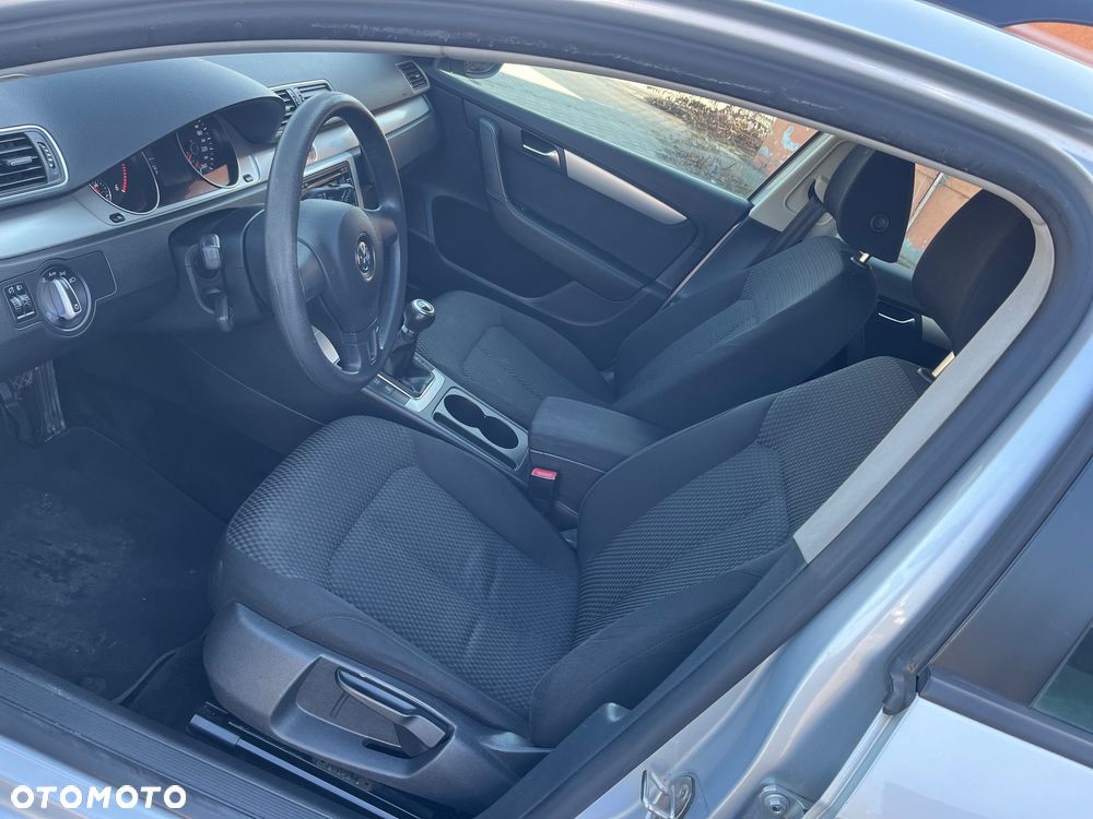 Volkswagen Passat - 14