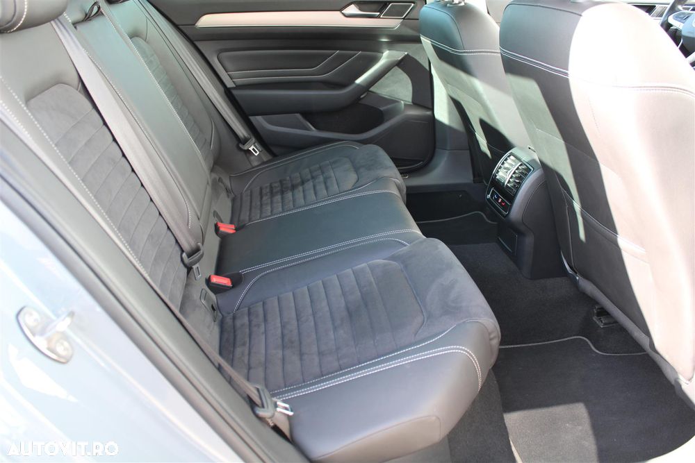 Volkswagen Passat - 14
