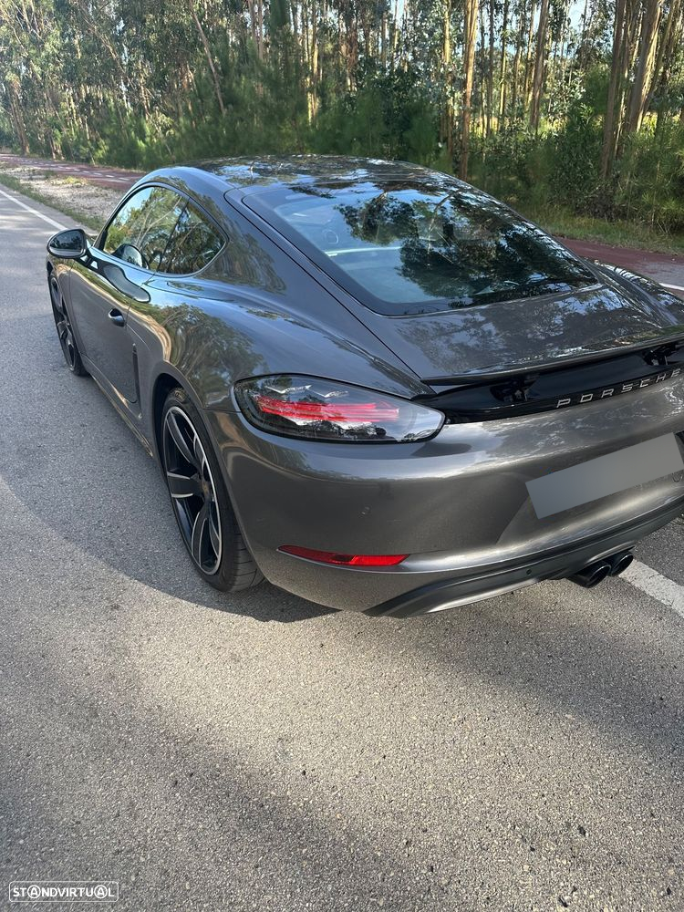 Porsche 718 Cayman - 12