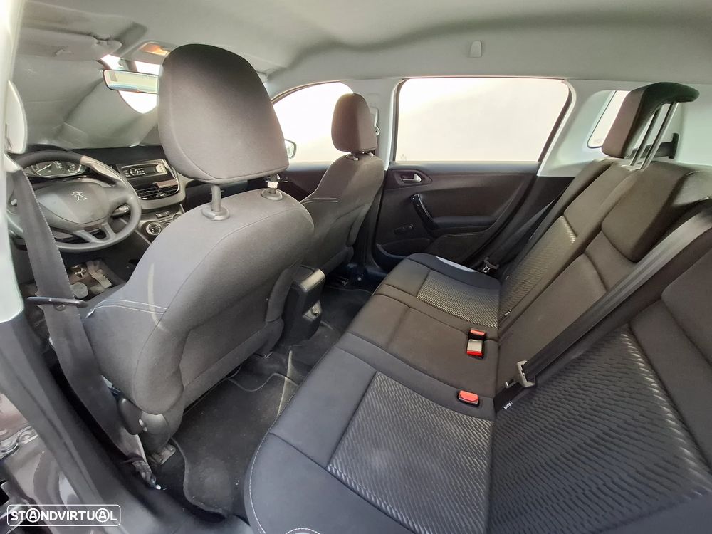 Peugeot 2008 - 12