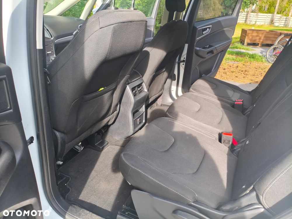 Ford S-Max - 34