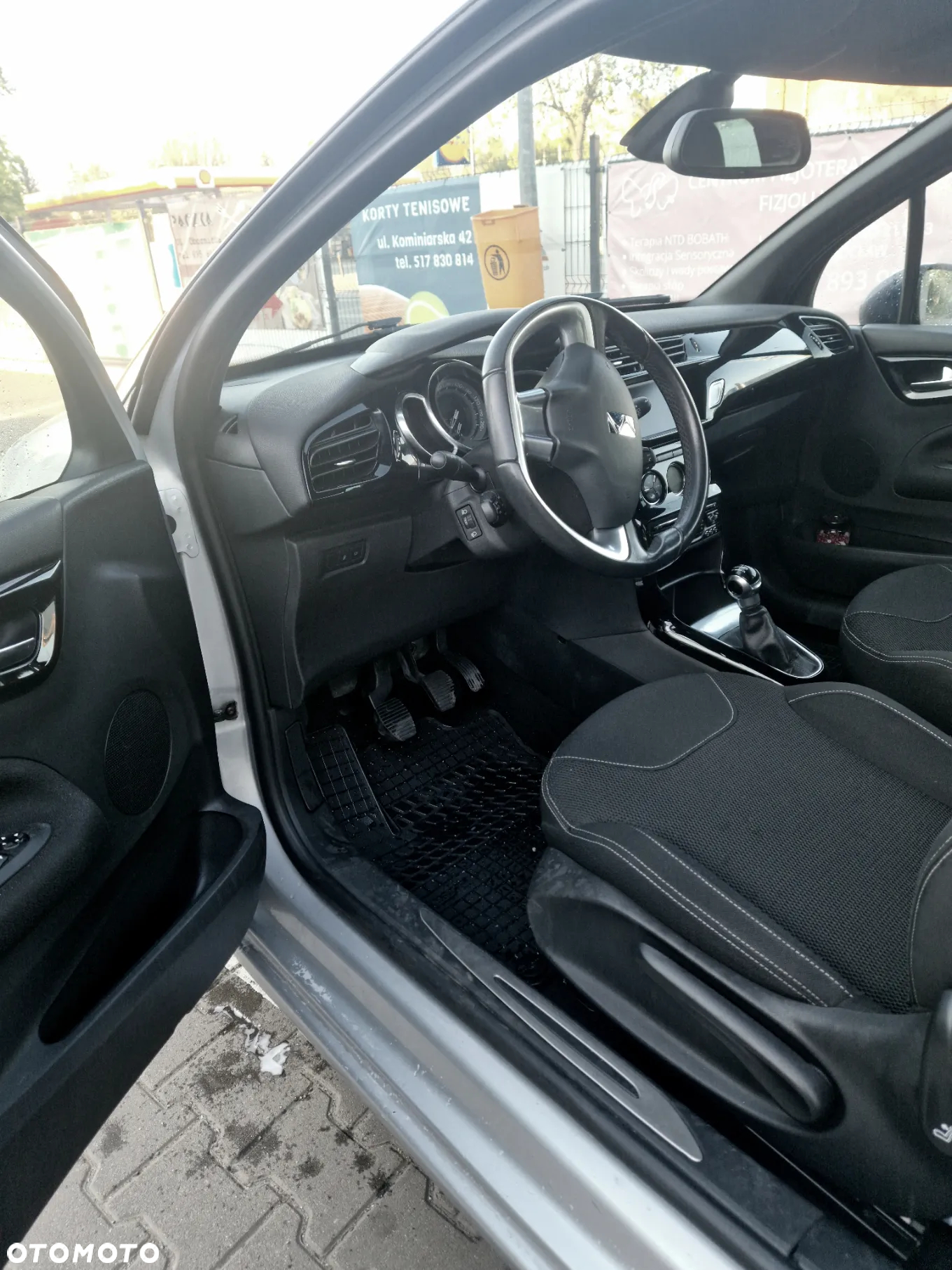 Citroën DS3 1.6 e-HDi SoChic - 11