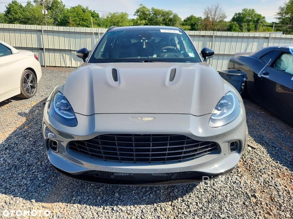 Aston Martin DBX - 4