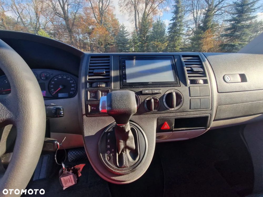 Volkswagen Transporter - 24