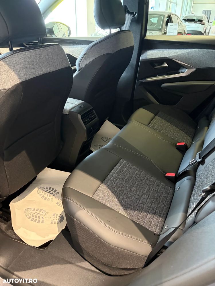 Peugeot 3008 1.2 Hybrid 145 e-DCS6 Allure - 11