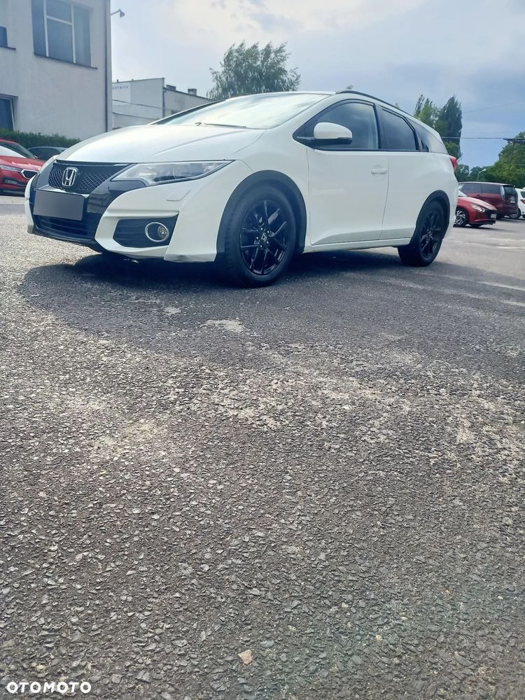 Honda Civic 1.8 Style Edition (Honda Connect+) - 3