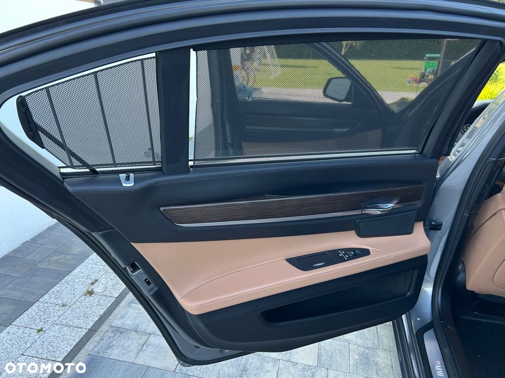 BMW Seria 7 730Ld - 23