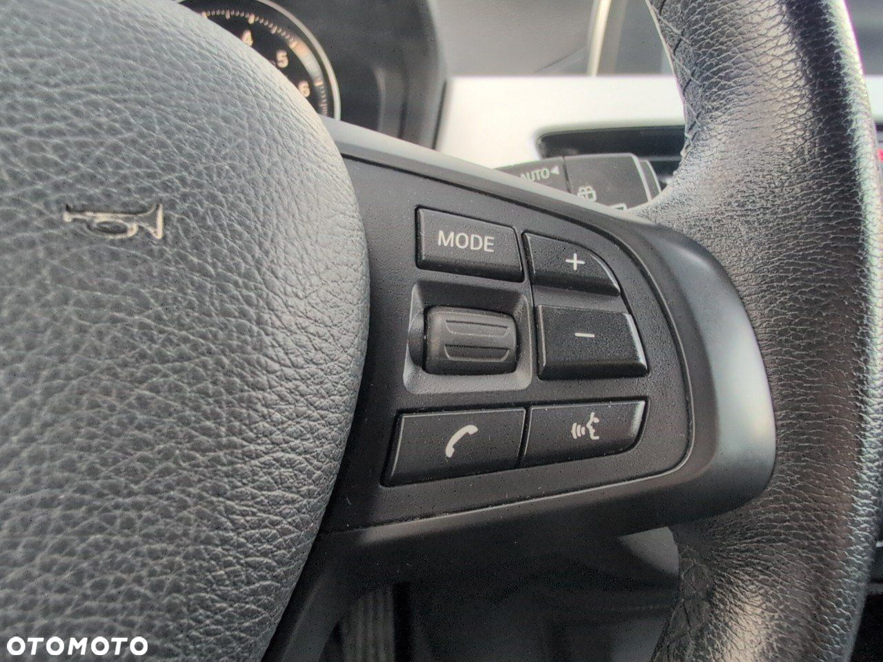 BMW X1 xDrive20i Advantage - 26