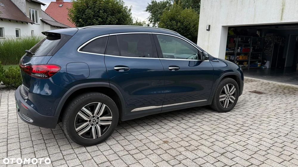 Mercedes-Benz EQA - 9