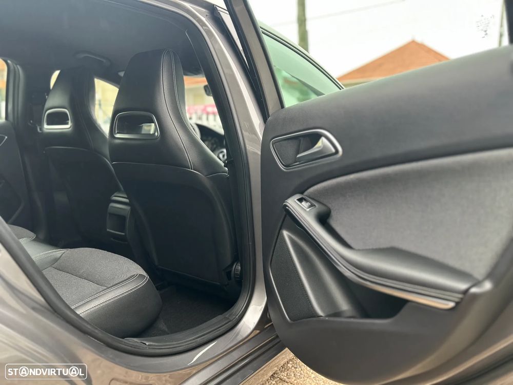 Mercedes-Benz A 180 CDI (BlueEFFICIENCY) Urban - 31
