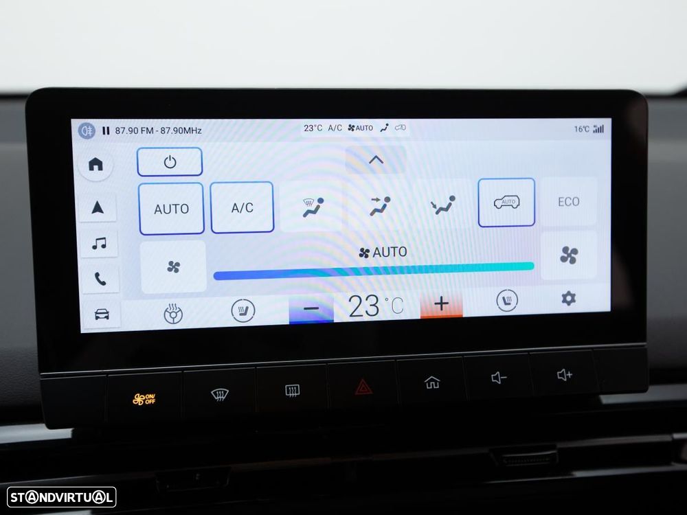 MG MG4 64 kWh Luxury - 28