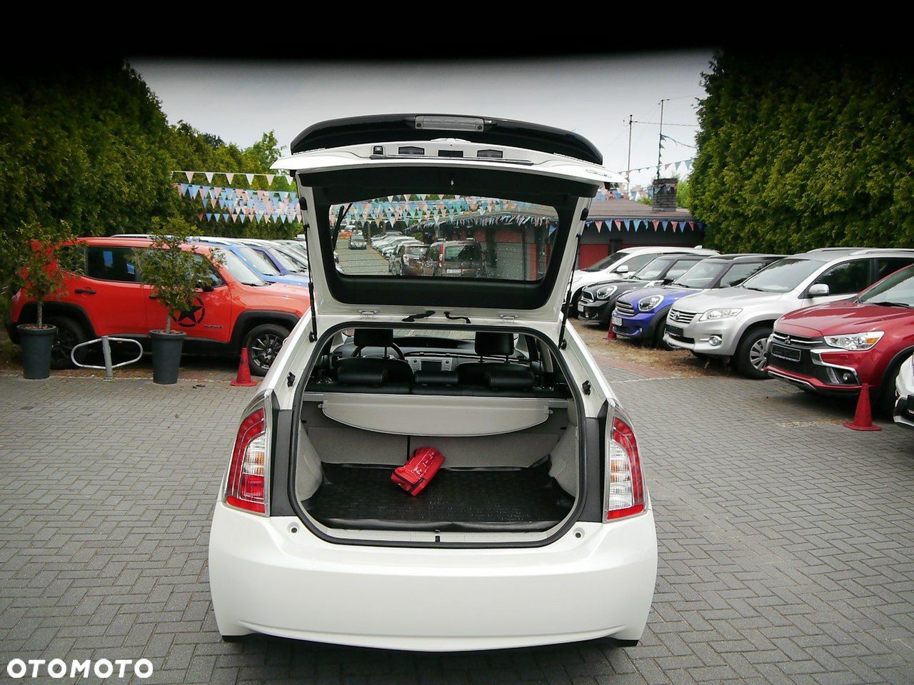 Toyota Prius - 13