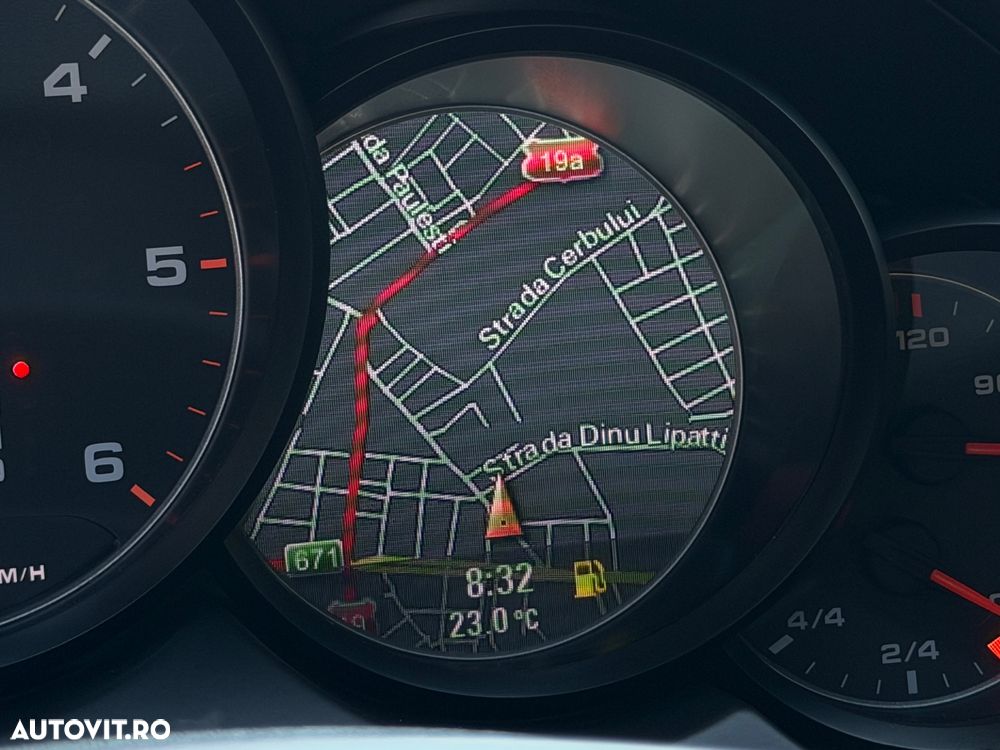 Porsche Cayenne Tiptronic S - 22