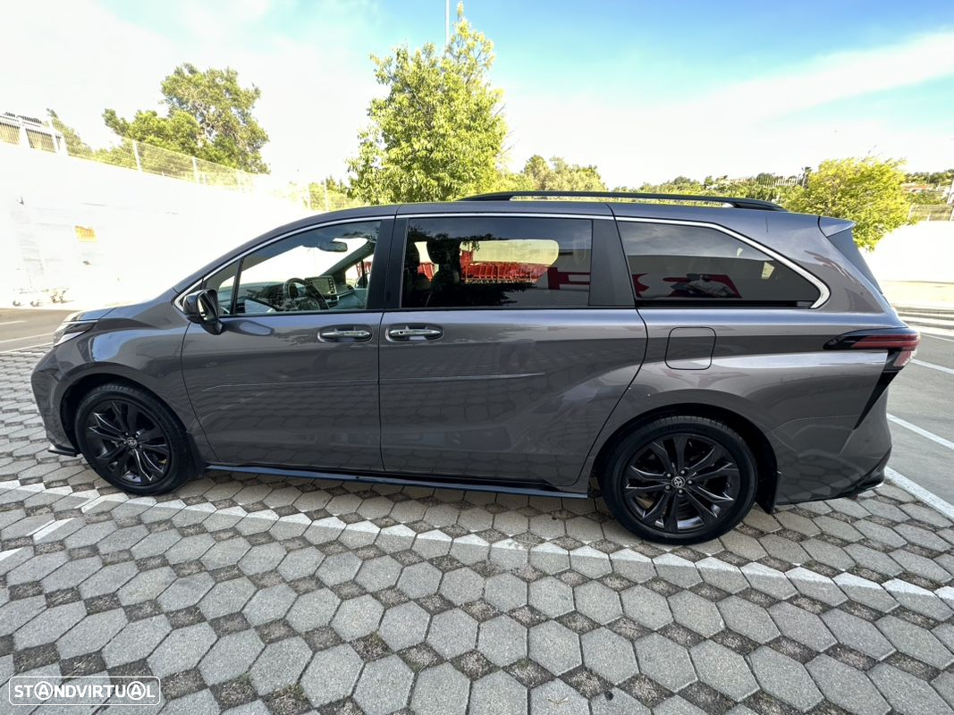 Toyota Sienna - 7