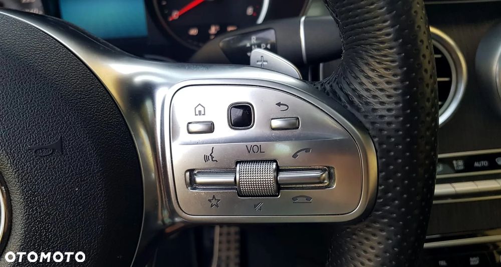 Mercedes-Benz GLC 220 d 4Matic 9G-TRONIC AMG Line - 20