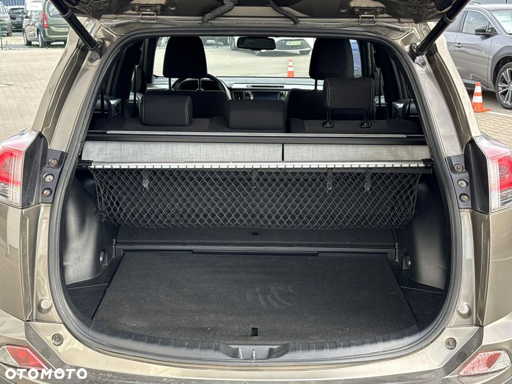 Toyota RAV4 Hybrid Premium 4x2 - 12