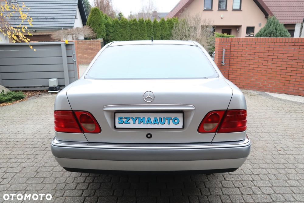 Mercedes-Benz Klasa E 320 Elegance - 4