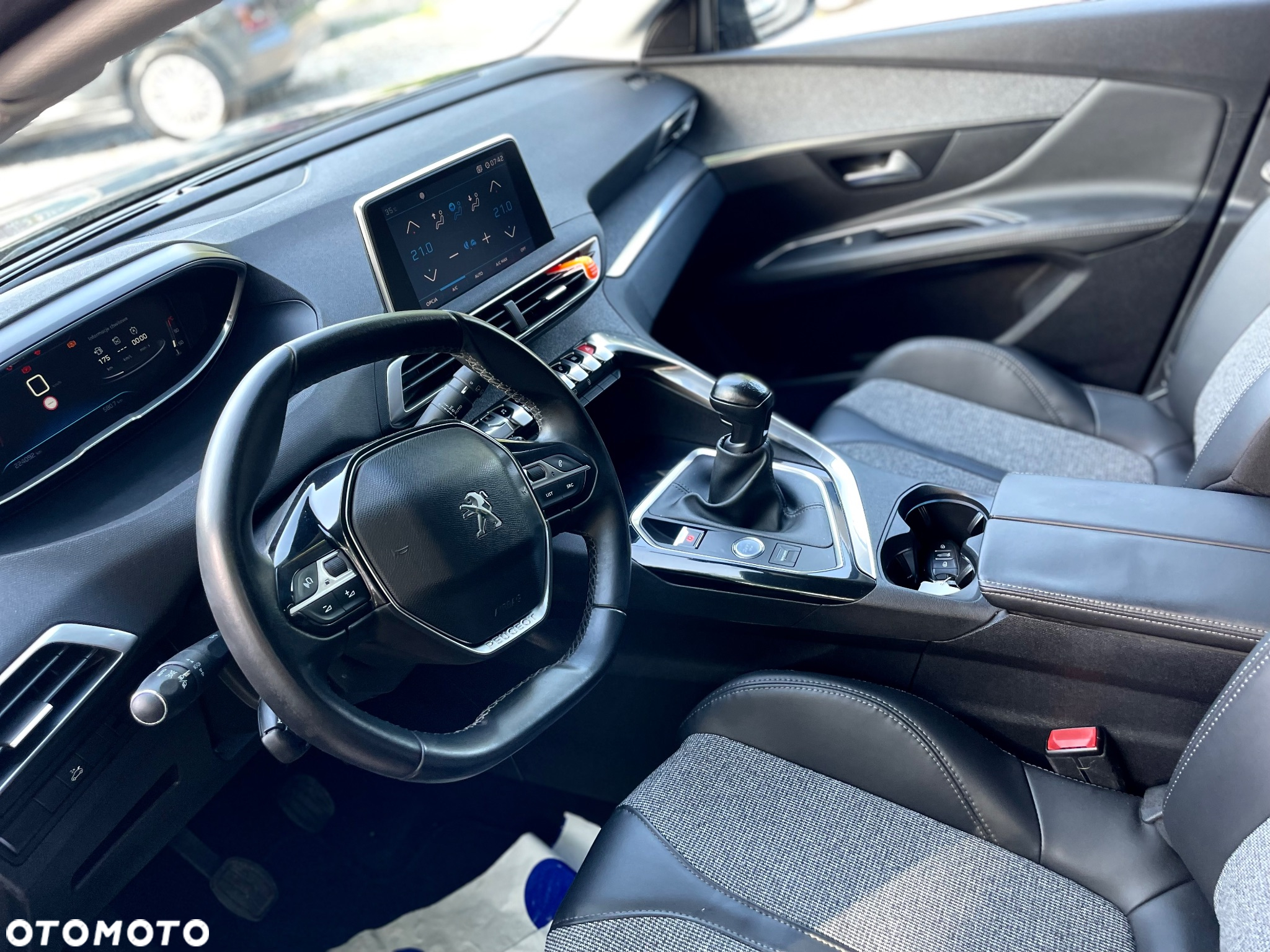 Peugeot 3008 1.6 BlueHDi Allure S&S - 9
