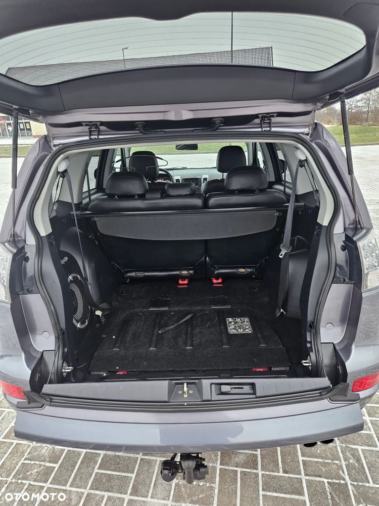 Mitsubishi Outlander - 15