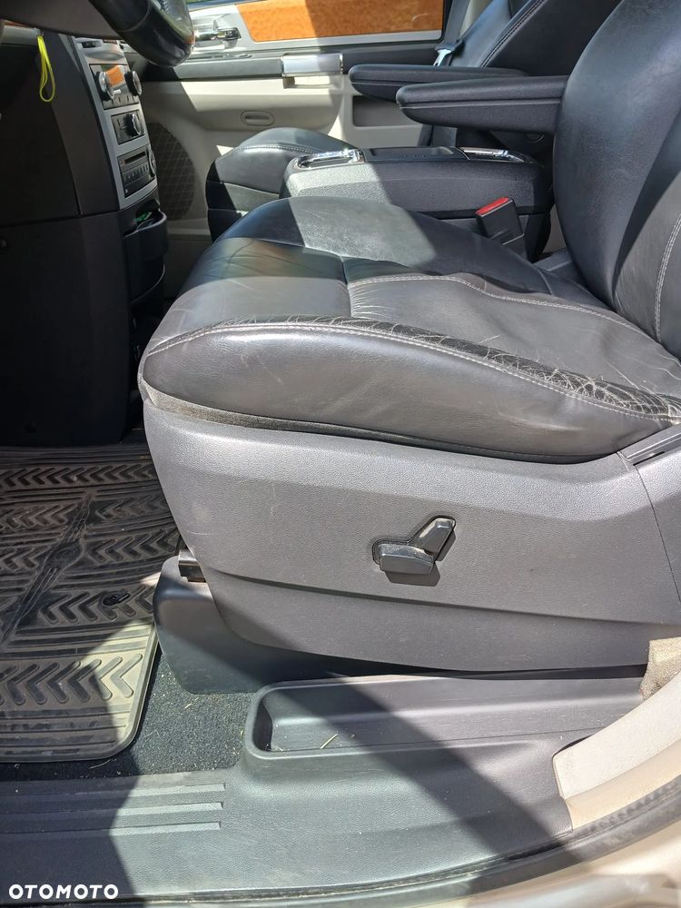 Chrysler Grand Voyager - 15