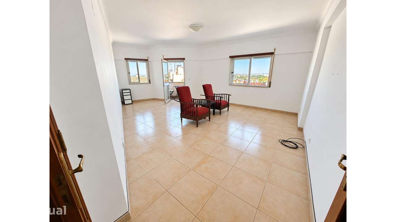 Apartamento T1 em Santa Marta do Pinhal - Grande imagem: 4/19
