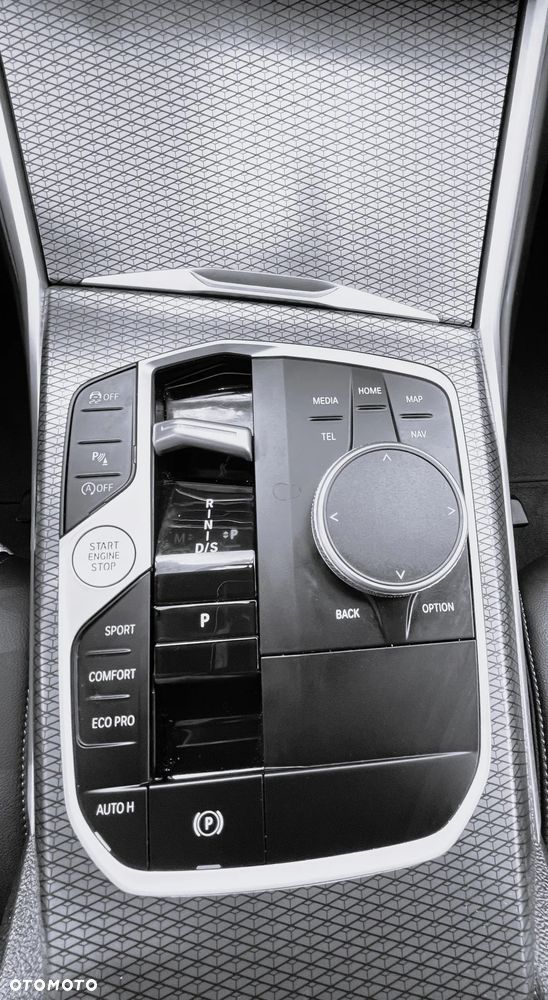 BMW Seria 3 318i M Sport - 14