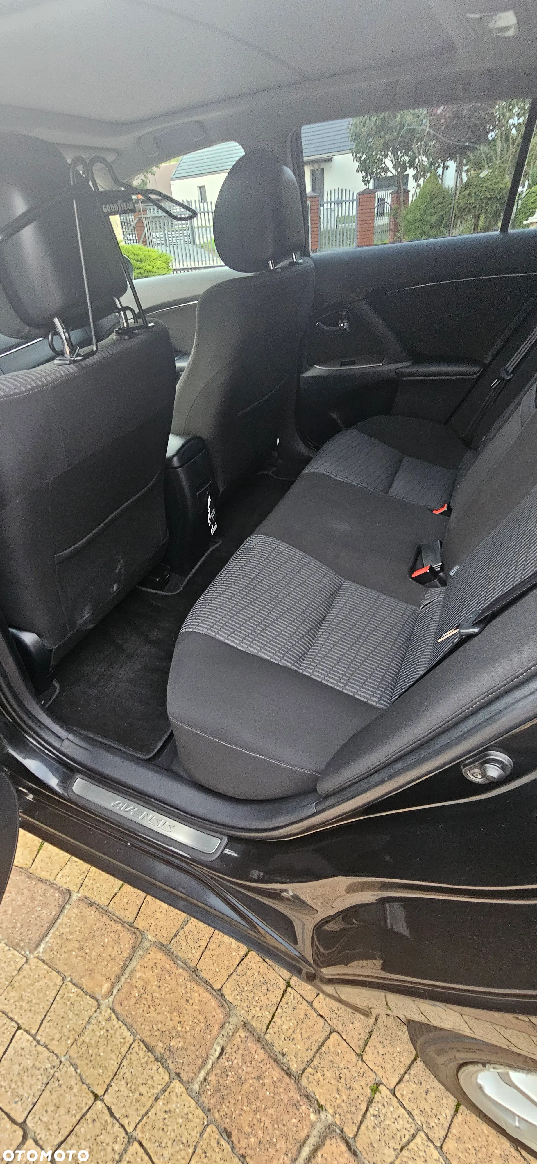 Toyota Avensis 1.8 Sol plus NAVI - 10
