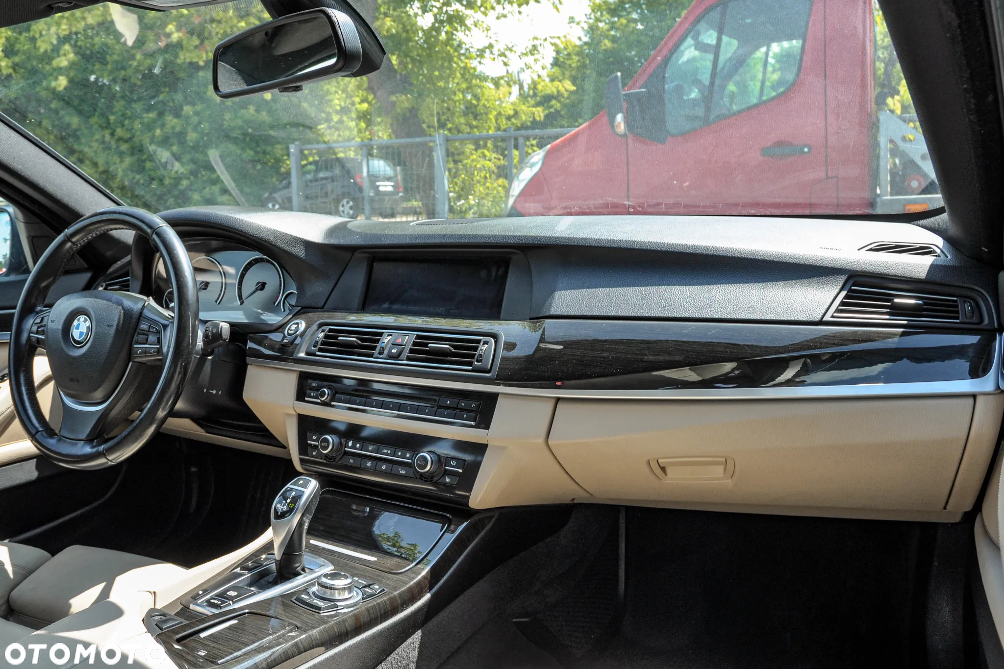 BMW Seria 5 520i - 10
