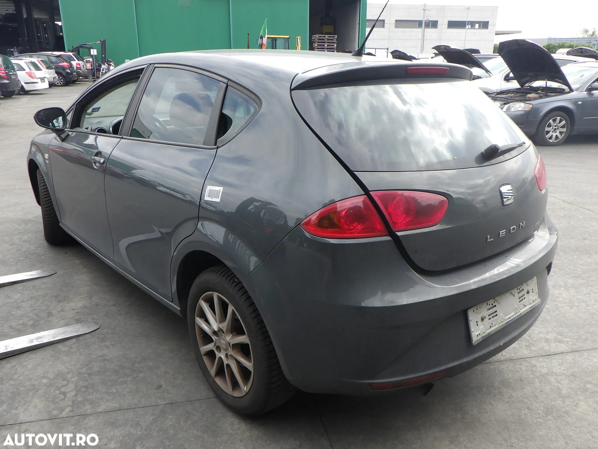 Dezmembrez Seat Leon 1.9 TDI ,an 2009 , cod motor BLS - 6