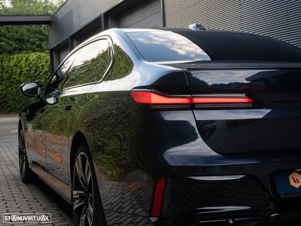 BMW 760 M760e xDrive - 19