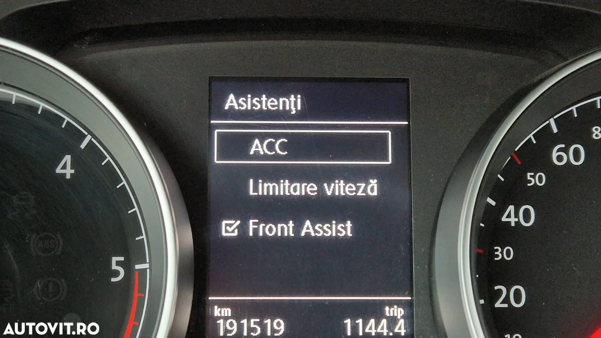 Volkswagen Golf 1.6 TDI DSG Comfortline - 26