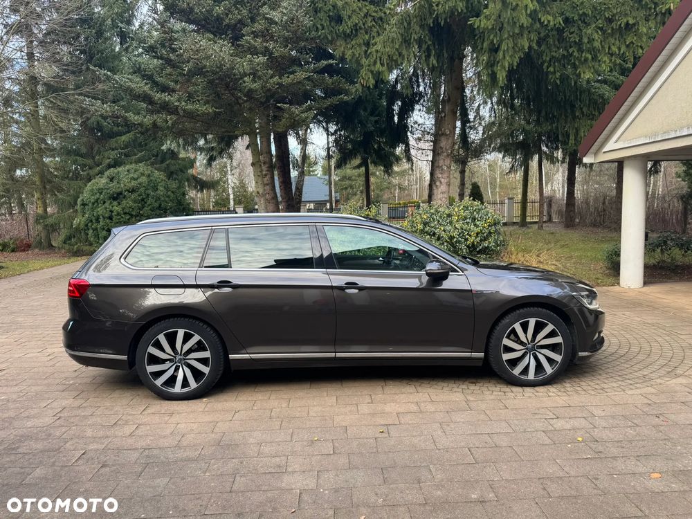 Volkswagen Passat - 4