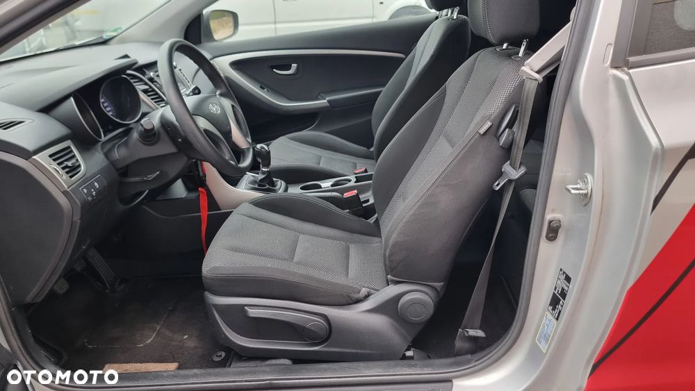 Hyundai i30 1.6 GDI BlueDrive Classic + - 22