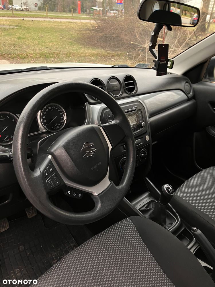 Suzuki Vitara 1.6 Comfort 2WD - 19