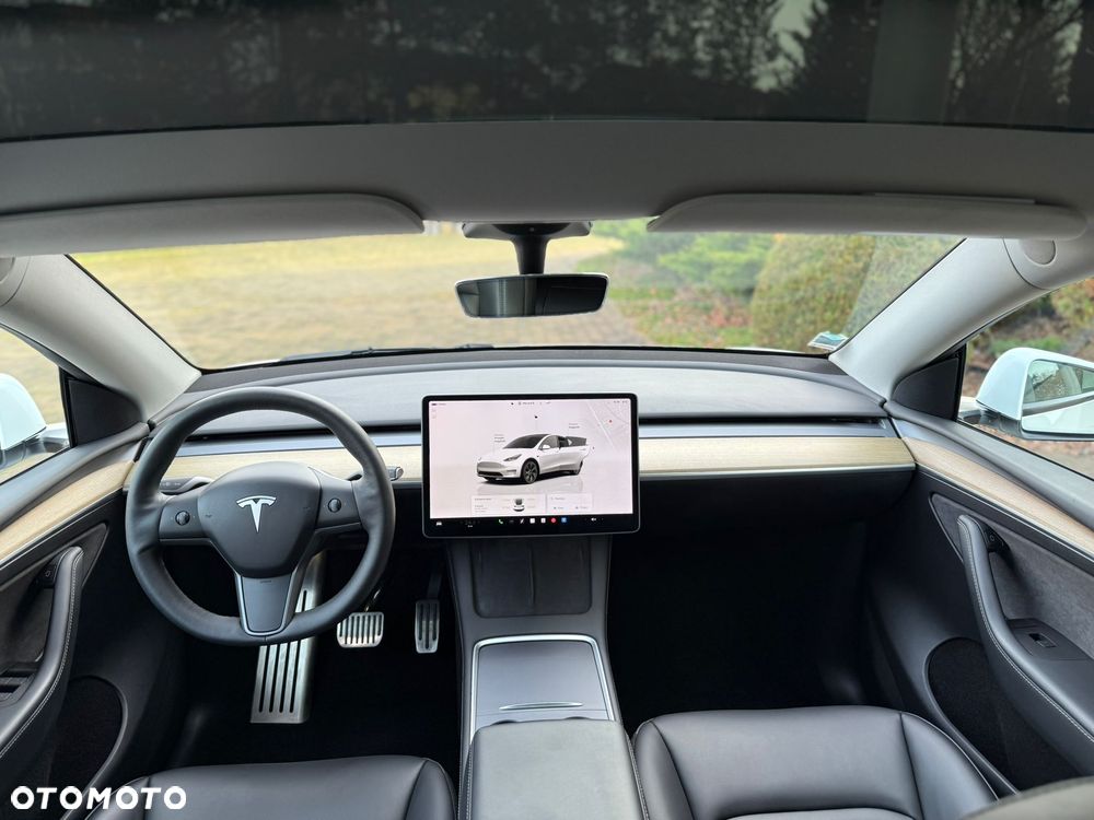 Tesla Y Standard - 8