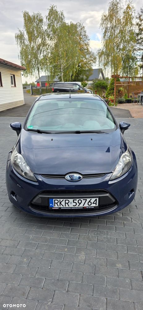Ford Fiesta 2010 photo 2