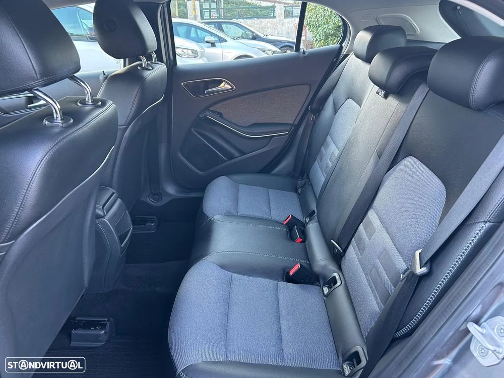 Mercedes-Benz GLA 180 CDi Urban - 25