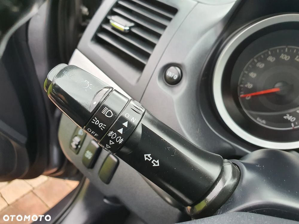 Mitsubishi Lancer 1.8 Invite - 30