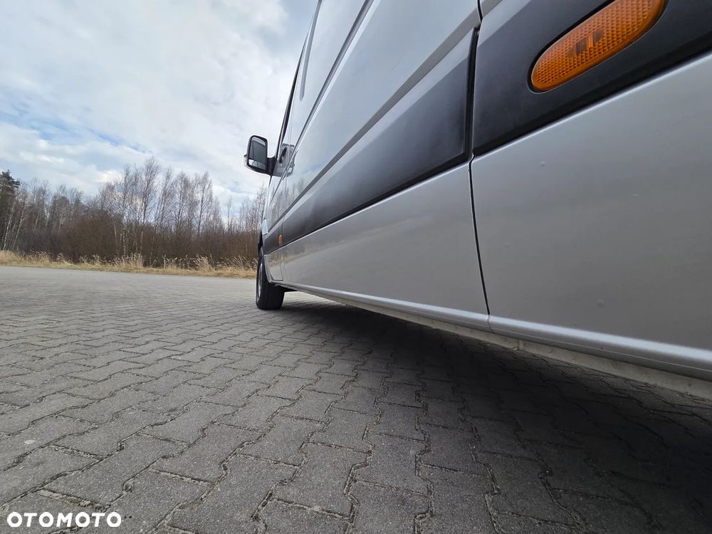 Mercedes-Benz Sprinter - 15