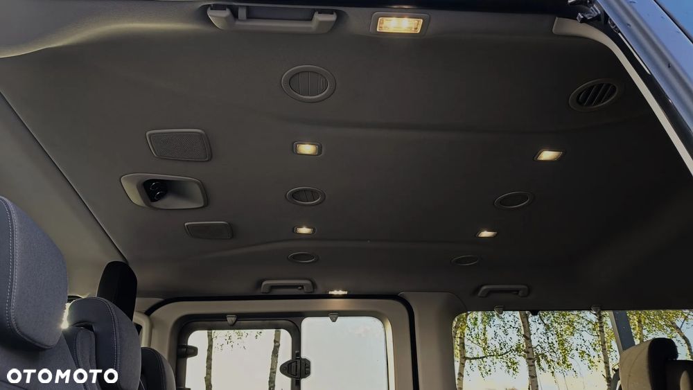 Ford Tourneo Custom - 13