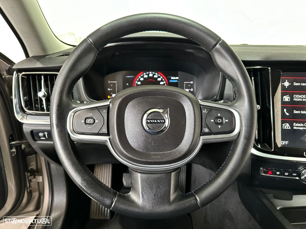 Volvo V60 2.0 D3 Momentum - 23