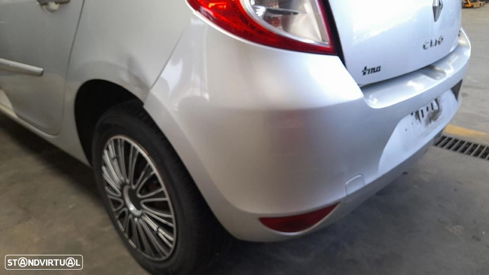 Pára-choques trás RENAULT Clio III (BR0/1, CR0/1) - 2