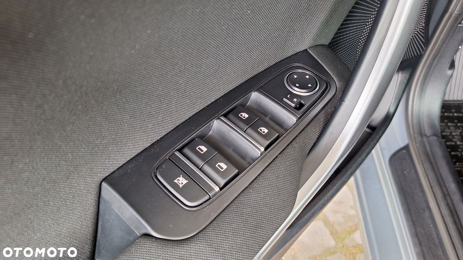 Kia Ceed - 11