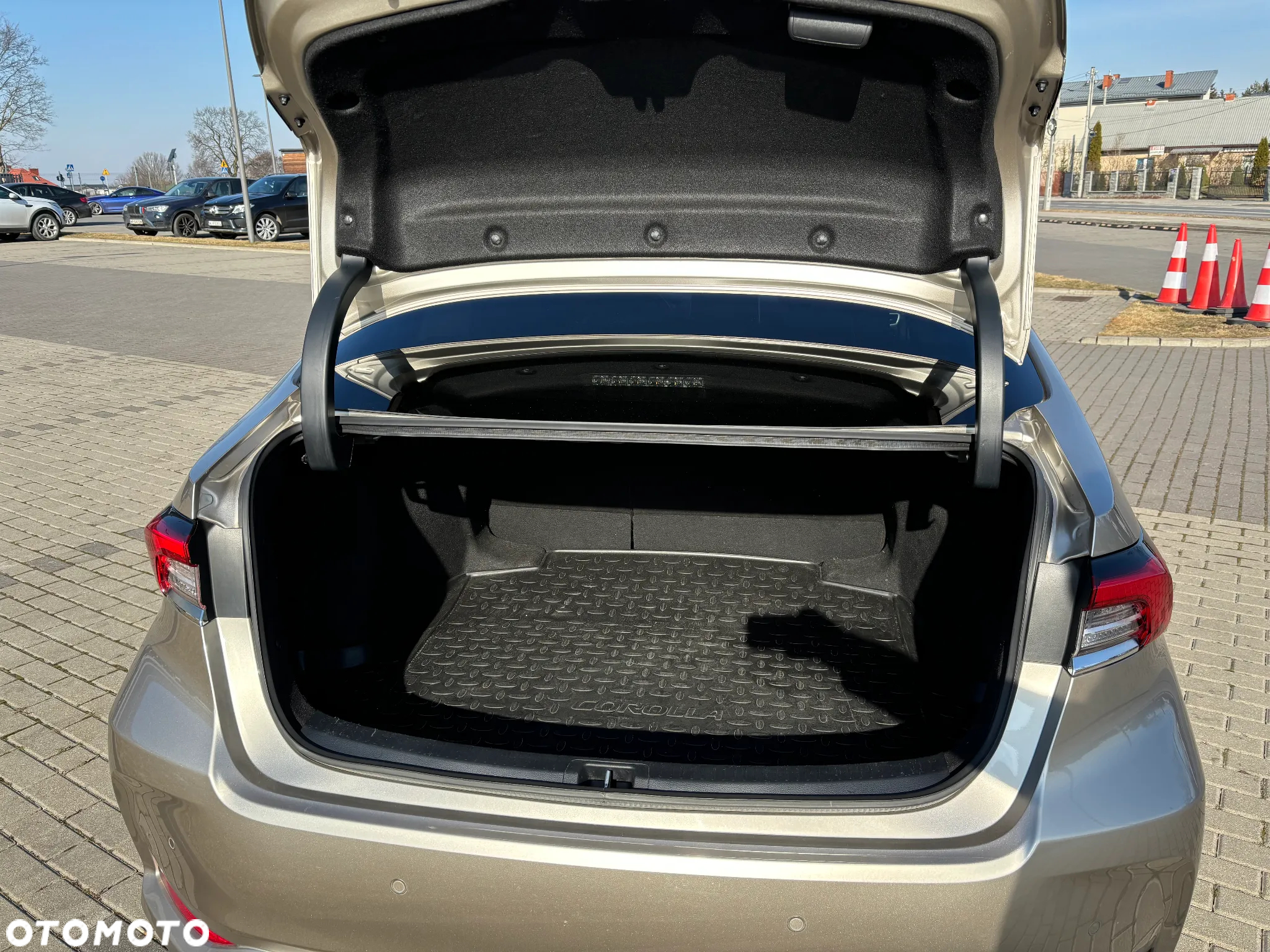 Toyota Corolla 1.6 Comfort - 34