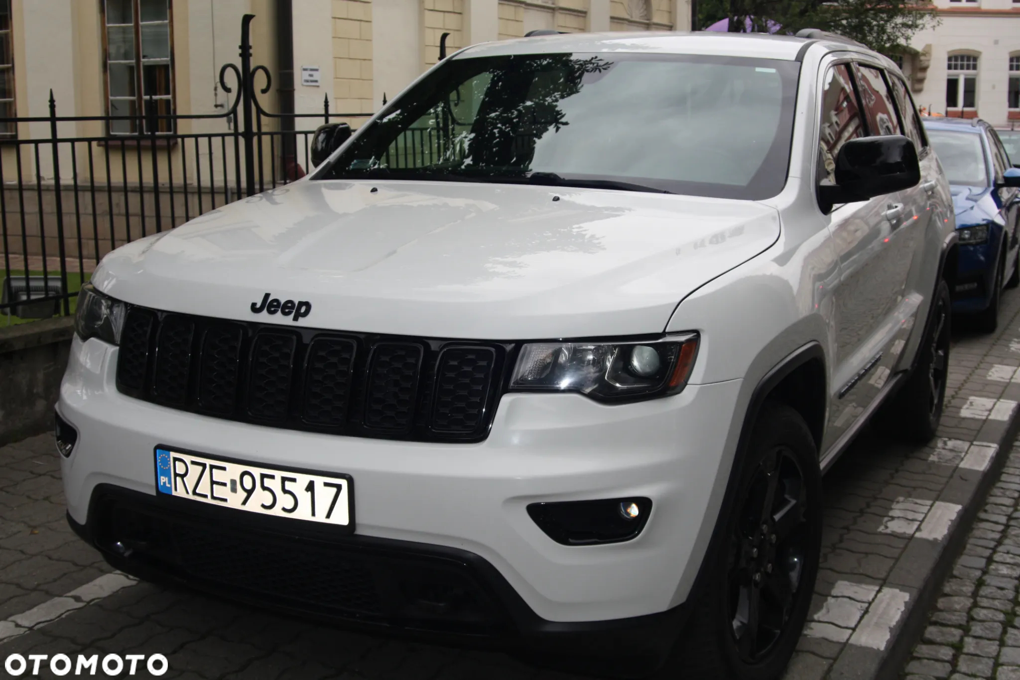 Jeep Grand Cherokee - 13
