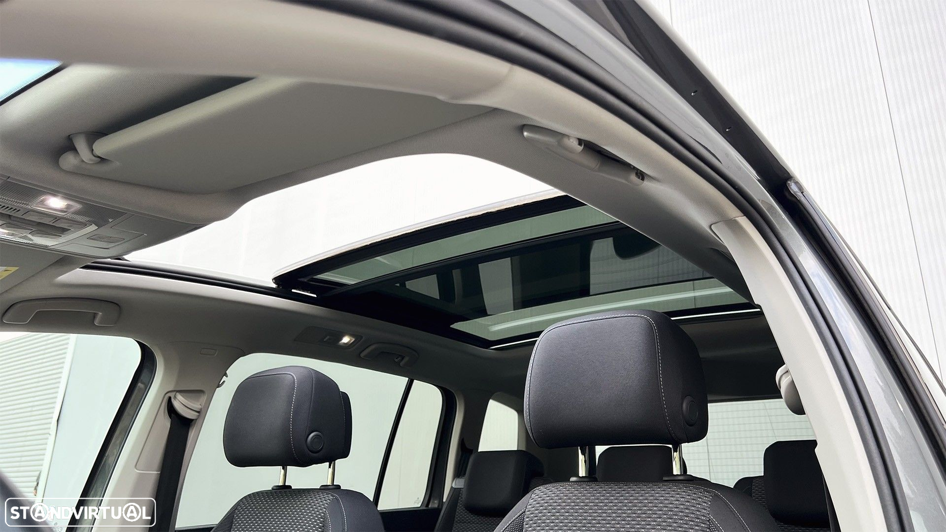 VW Touran 1.6 TDI Confortline DSG - 26