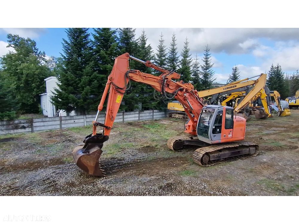 Hitachi ZX225USLC - 2