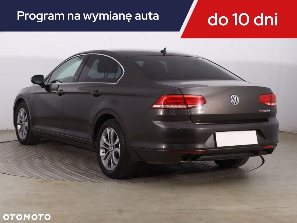 Volkswagen Passat - 6