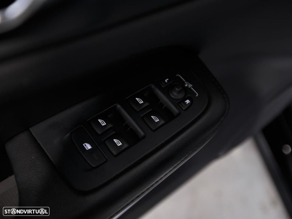 Volvo V60 2.0 T6 AWD TE Inscription - 25