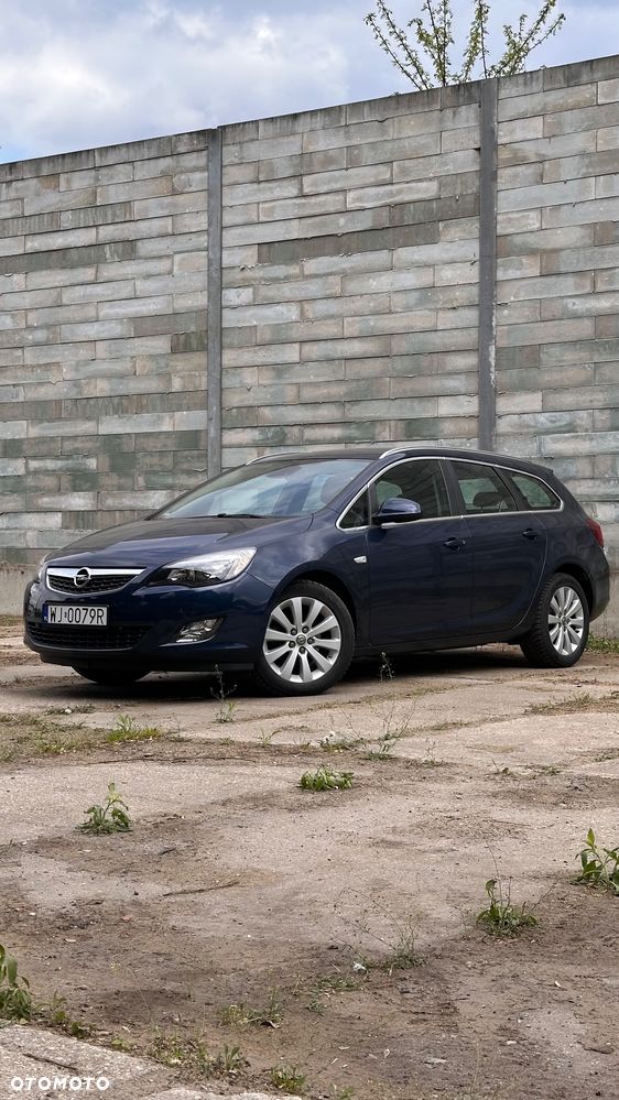 Opel Astra 1.6 Turbo Edition - 2